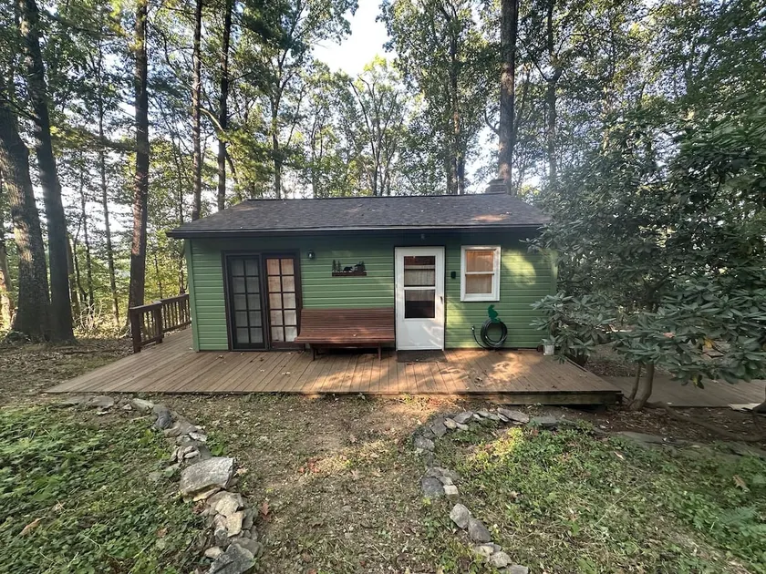 Orchard Cabin Escape | Views, Wineries & Peace - Image 1