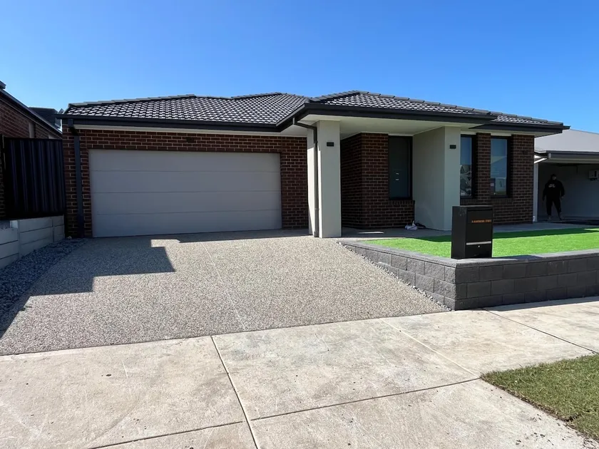 4BR Family Home with Garage Near Donnybrook - Image 1