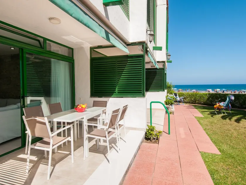 Beachfront Apartment Las Burras FA03 by VillaGranCanaria - Image 1