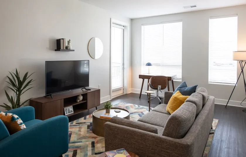 Cozysuites Beautiful 2BR in Downtown Cincinnati #5 - Image 1