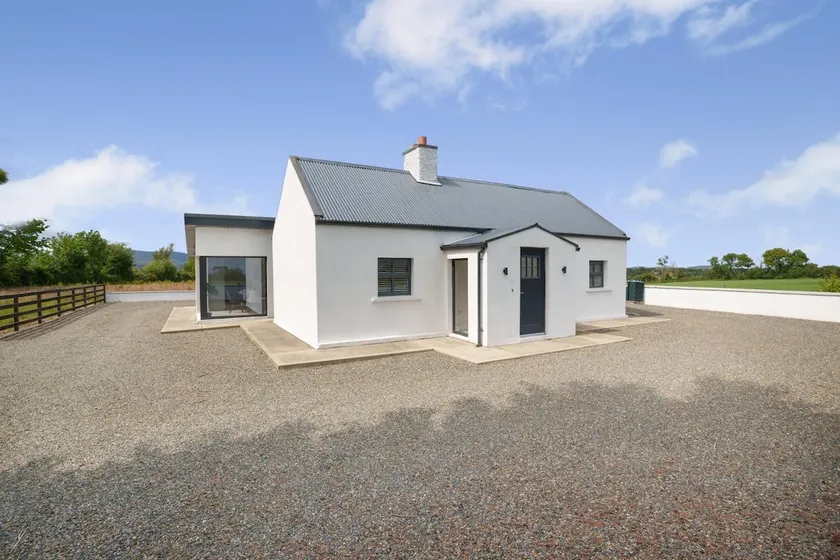 3 Bed in Tomnahealy Little oc-t32392 - Image 1