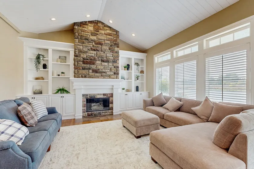 Patio & On-Site Fishing! Plummer Lake Escape - Image 1