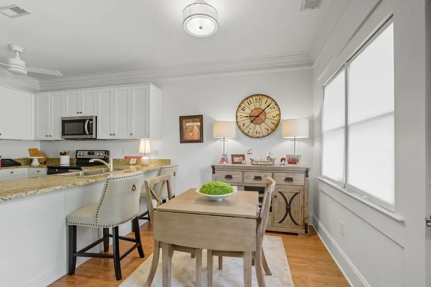 The Dearing Residence - Close To Downtown! - Image 1