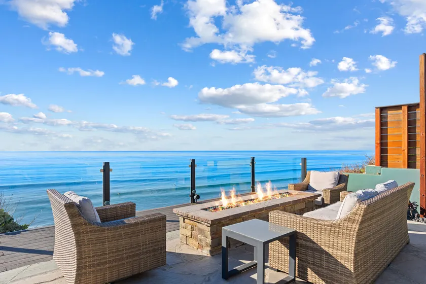 Neptune Sunset Shores Oceanfront - Image 1