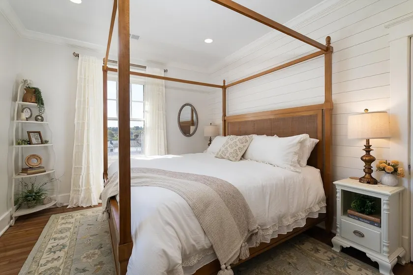 The Potters House: Luxury Apartment/Walk Downtown - Image 1