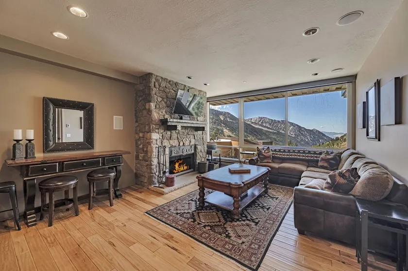 New Listing! Ski in/Ski out to SB in 2BR Condo - Image 1