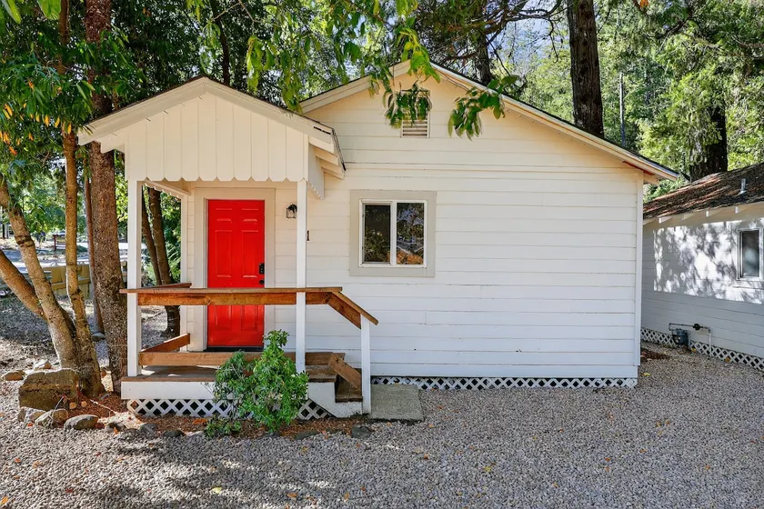 Golf, Hike, Sip Wine: Cobb Mountain Cabin w/ Patio - Image 1