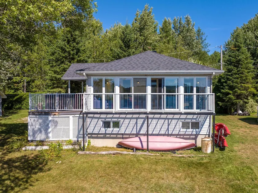 Spa & Lake Access | The Chic Shack of the 3 Lakes - Image 1