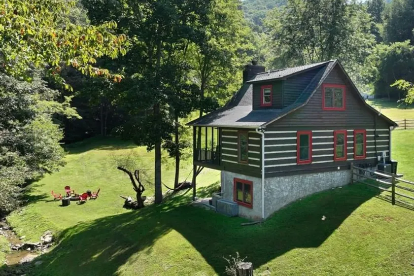 Valle Creek Cabin: Hot tub, pool table, creek! - Image 1