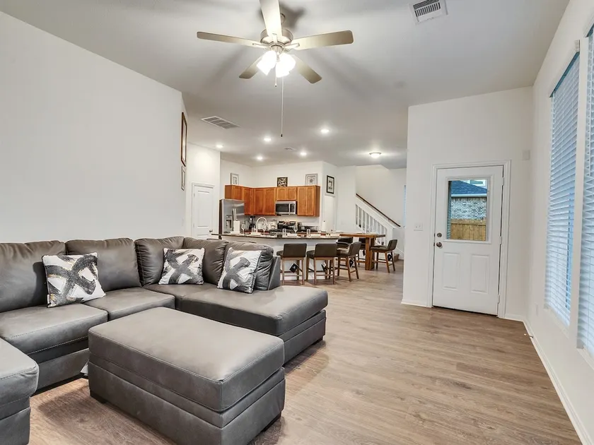 5BR Luxury Sleeps 10 Lake Jackson - Image 1