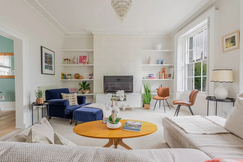 Stunning Townhouse & Basement in Leamington Spa - Image 1