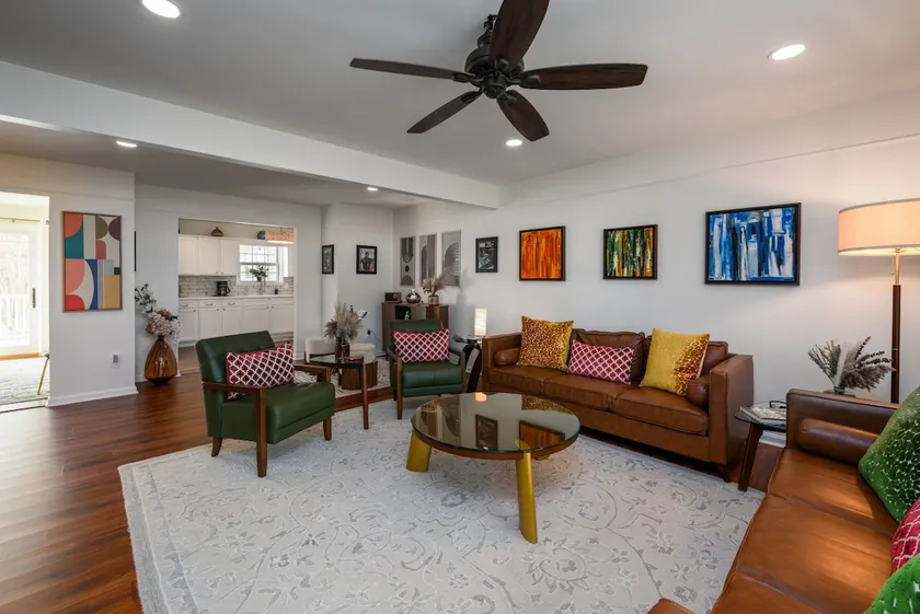 Mid-Century Milton w/heated Pool - Image 1