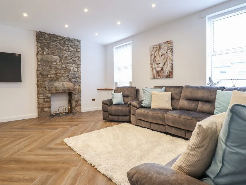 Gwydyr Bach 1 - Image 1