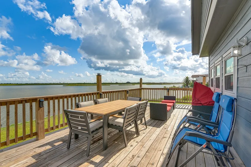 Private Home on Lagoon w/ Views in Hitchcock! - Image 1