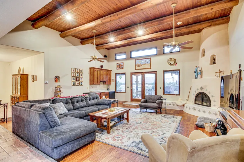 Stunning Sandia Mtn Views: Rio Rancho Retreat - Image 1