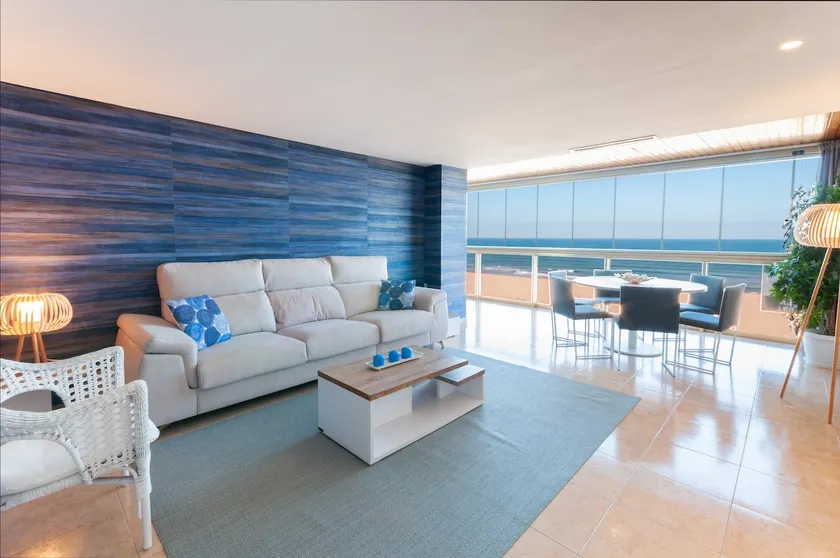 Luxurious and Beautiful three Bedroom Beachfront P - Image 1