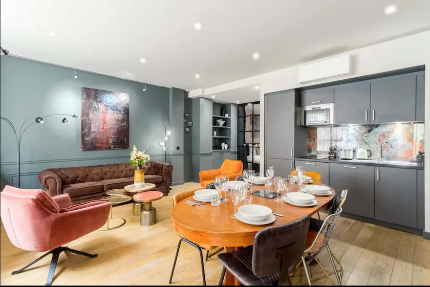 Place des Vosges, Apartment with Air Conditioning - Image 1