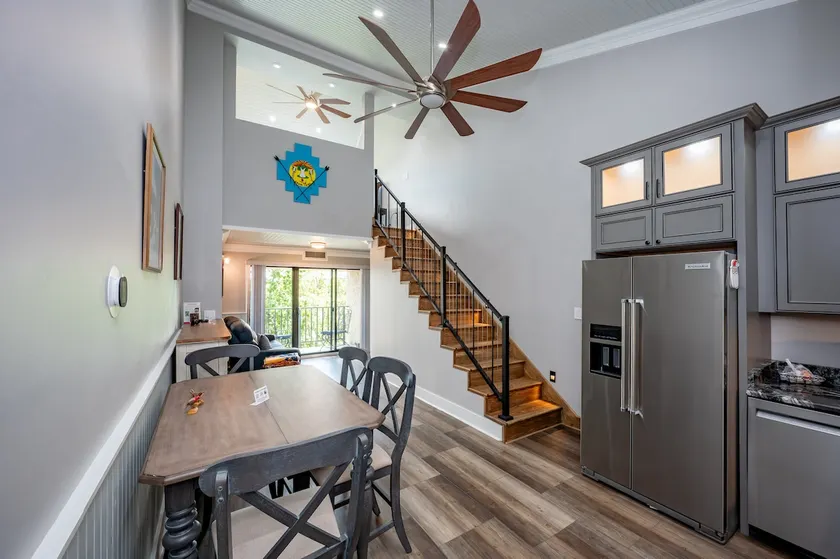712H Studio Loft One Bath - Image 1