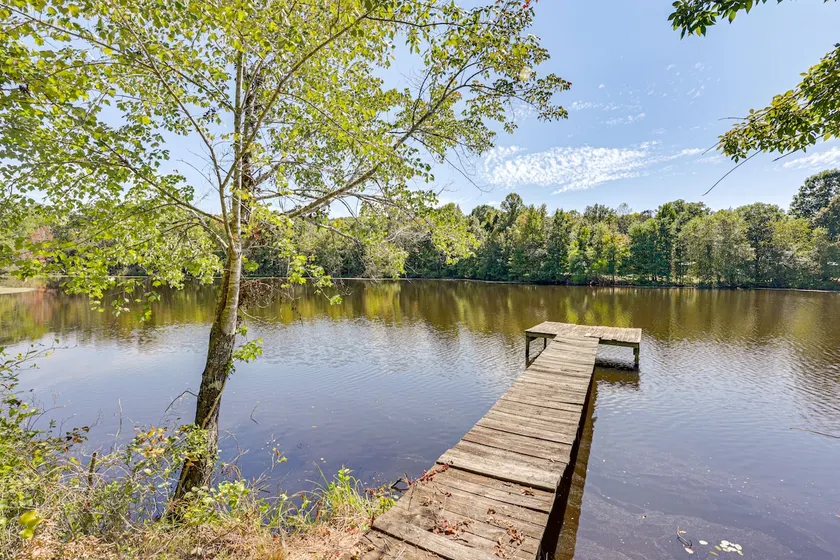 Waterfront Home w/ Deck & Yard, 4 Mi to Farmville! - Image 1