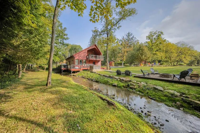 Willow Brook Getaway: Hot Tub, Deck in Mifflinburg - Image 1