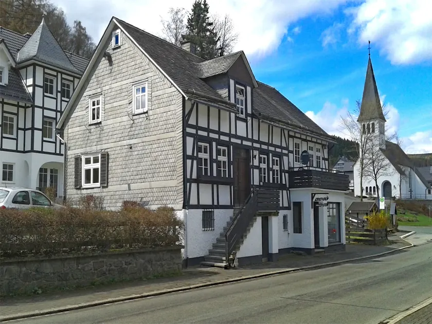 Spacious villa in Olsberg-Elpe - Image 1