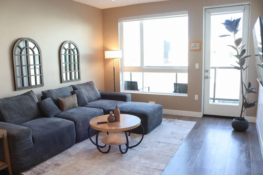 Urban Chic Home 10 Min from Disneyland With Pool & GYM - Image 1