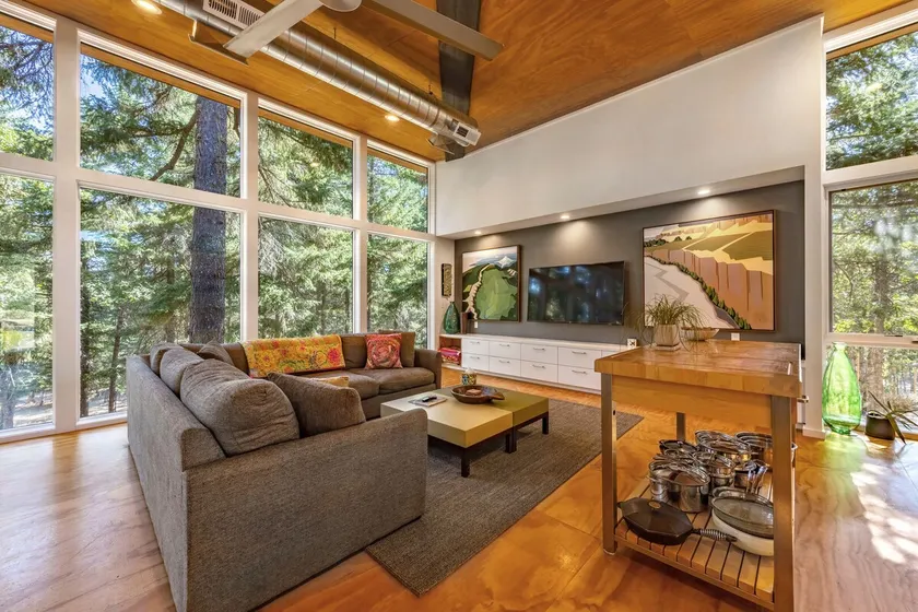 Happenstance Vineyards - Cozy 2BR in Mosier, OR - Image 1