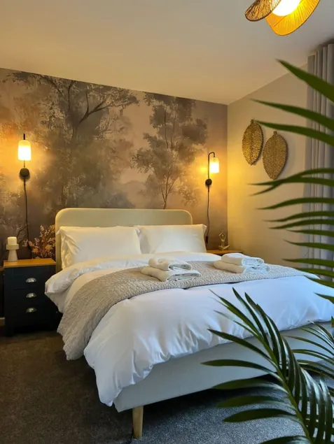 9 Minutes From Stanstead Airport - Sleeps 6 - Image 1