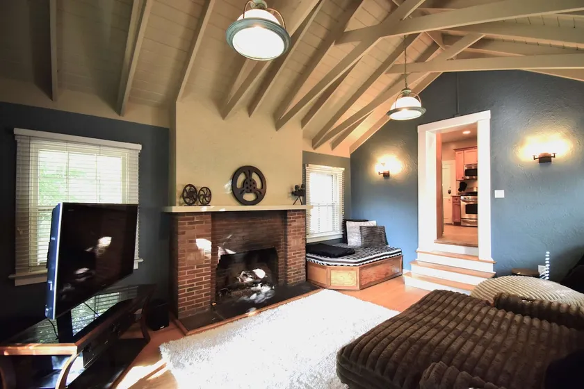 Charming and spacious family home in Wash Park - Image 1