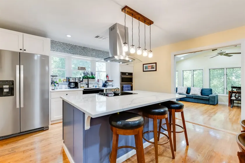 Dew Drop Inn | 4BR Retreat | Lakeside | Hot Tub - Image 1