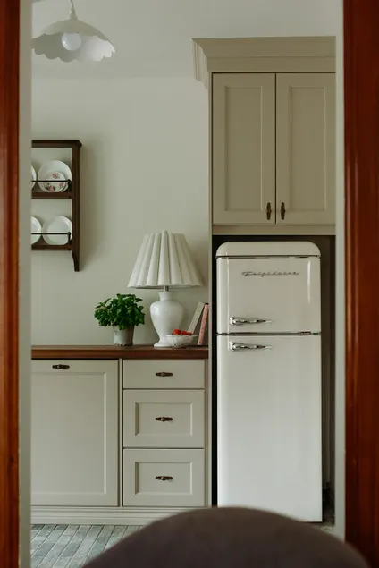 The Tudor on Homewood-Henriette Suite - Image 1