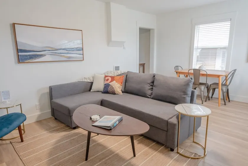 Charming Modern Cottage, Downtown @pinpointstays - Image 1