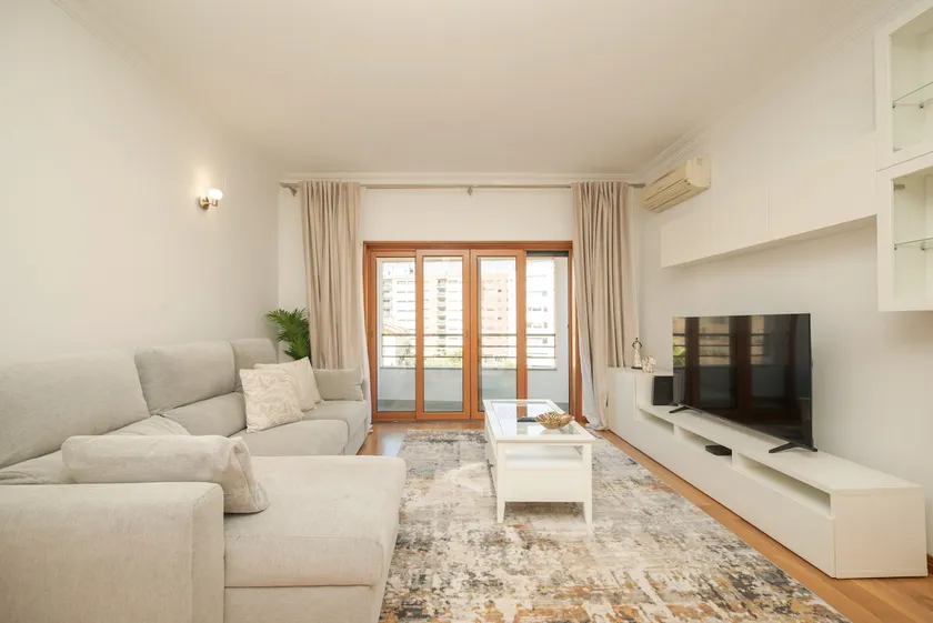 Odivelas Premium By Hosty - Image 1