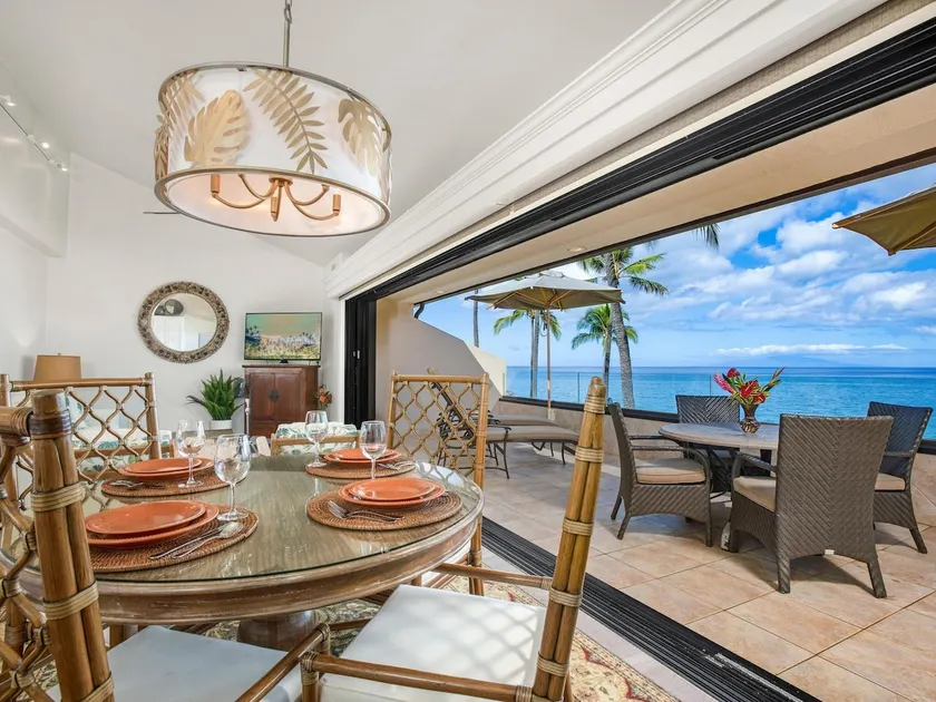 Whale Watch From Your Lanai - Image 1