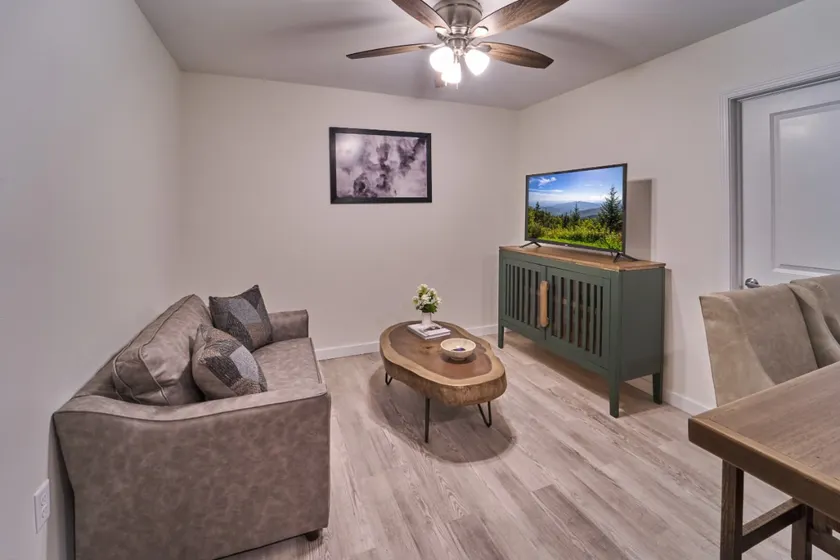Ruby 303: 1BD | Great Location + Shared Amenities! - Image 1