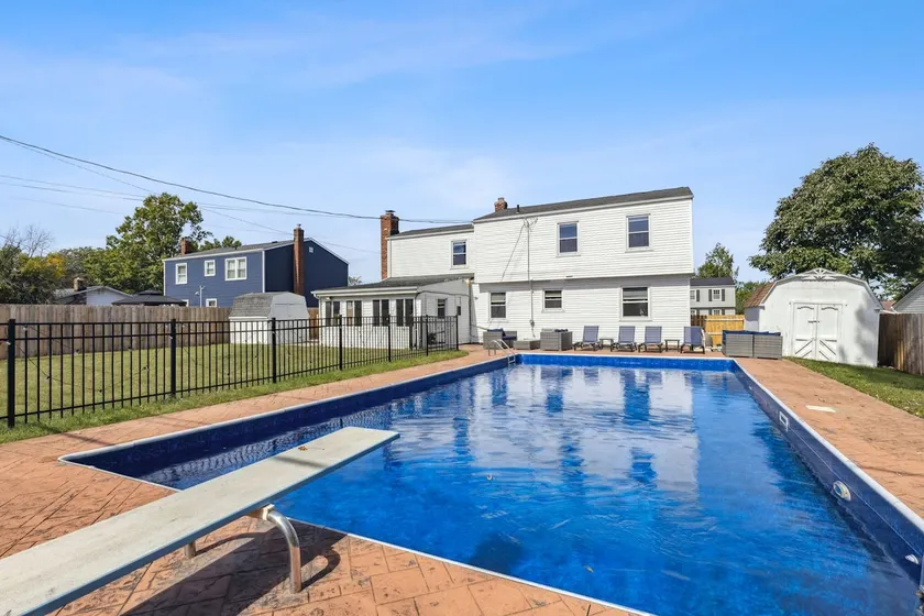 Ultimate Group Escape Heated Pool - 12 Guests - Image 1