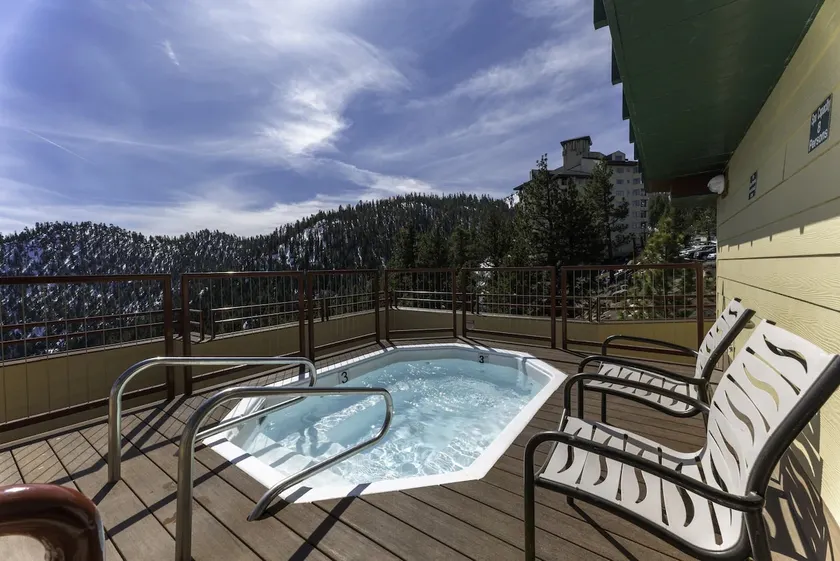 Year-Round Tahoe Fun | Pools, Spa & Mountain Views - Image 1