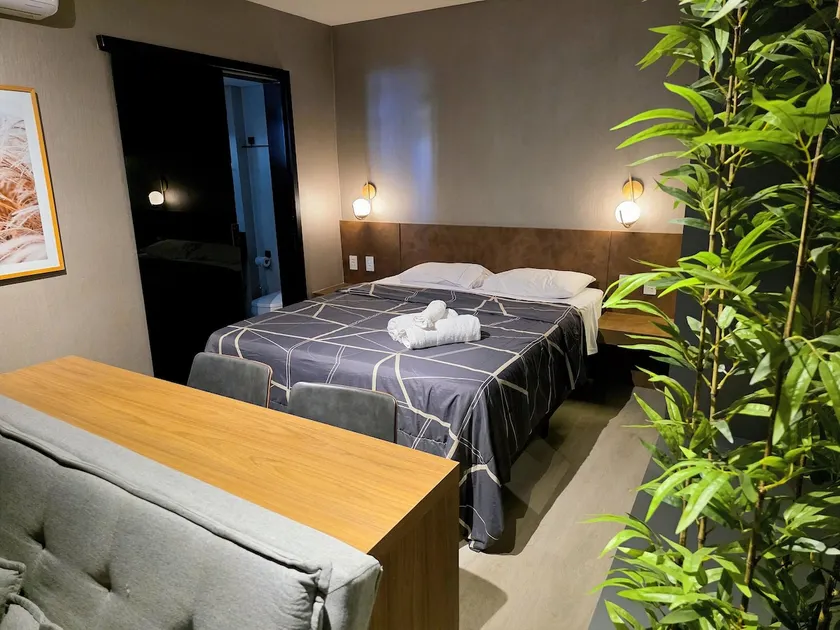 2009 Emperor's Suite Super Luxury Automated - Image 1
