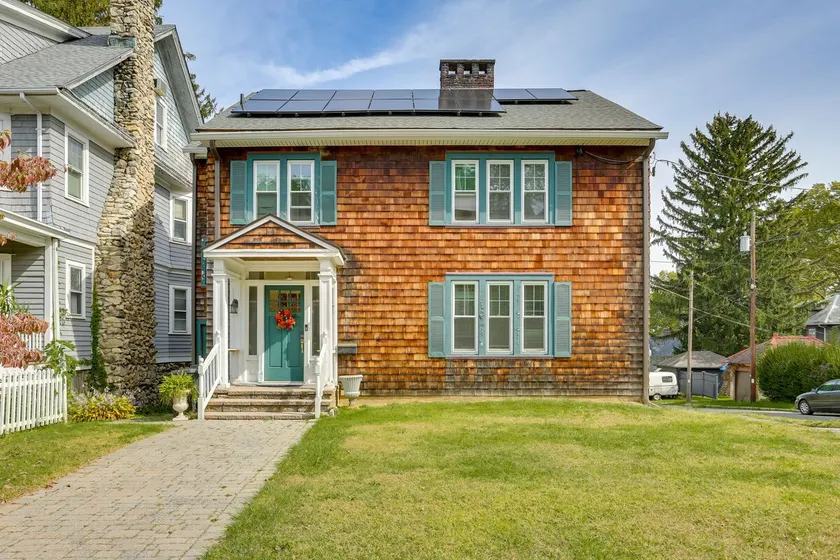 Walk to Hudson River Waterfront: Newburgh Home - Image 1