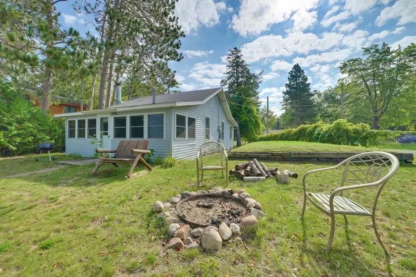 Waterfront Mullett Lake Cabin: Pets Welcome! - Image 1