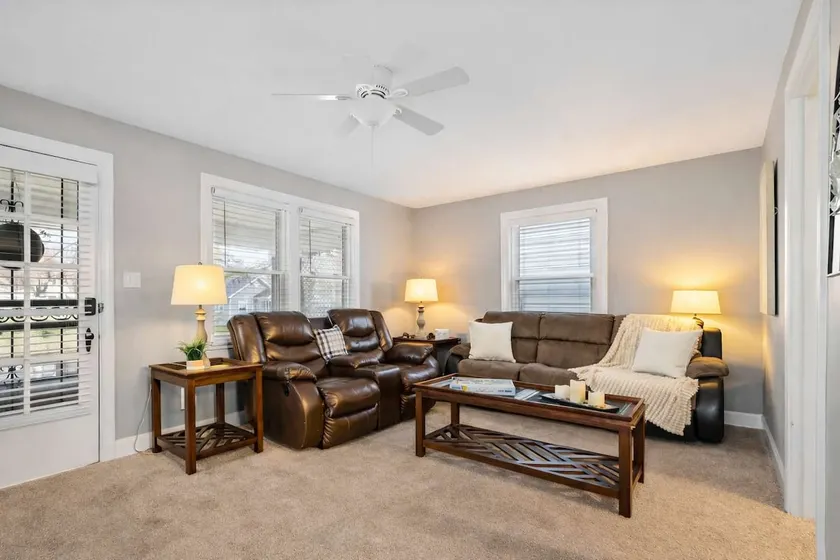 Your perfect getaway| 1 mile from Churchill Downs! - Image 1