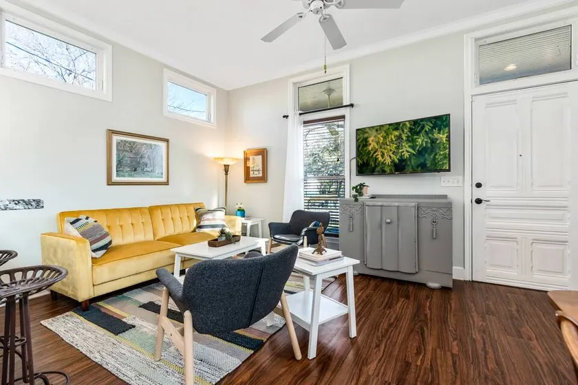 Cozy 1BR Cottage Near DT Farmers Market & Baylor - Image 1