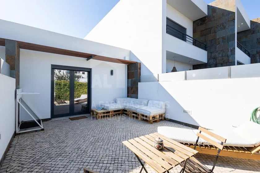 Valentin House by ACasaDasCasas - Image 1