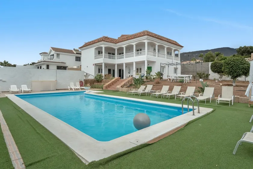 Luxury Ocean View Villa - Image 1