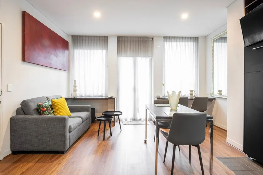 Simple City Stay - Melbourne CBD Apartment - Image 1
