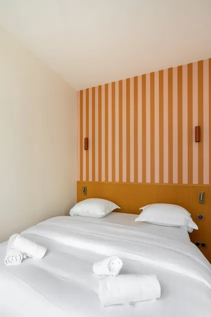 Elegant 1BDR Paris Getaway for 4 near Bastille - Image 1