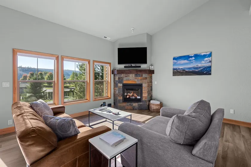 Dover Bay Beauty w/ Balcony - Image 1