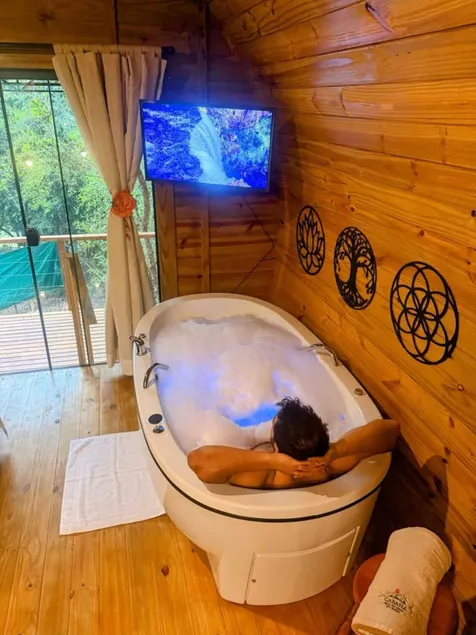 Cabana Barril do Bosque with Hot Tub and Breakfast - Image 1
