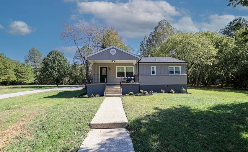 Driftwood Cottage- Smith River Fly Fishing retreat - Image 1
