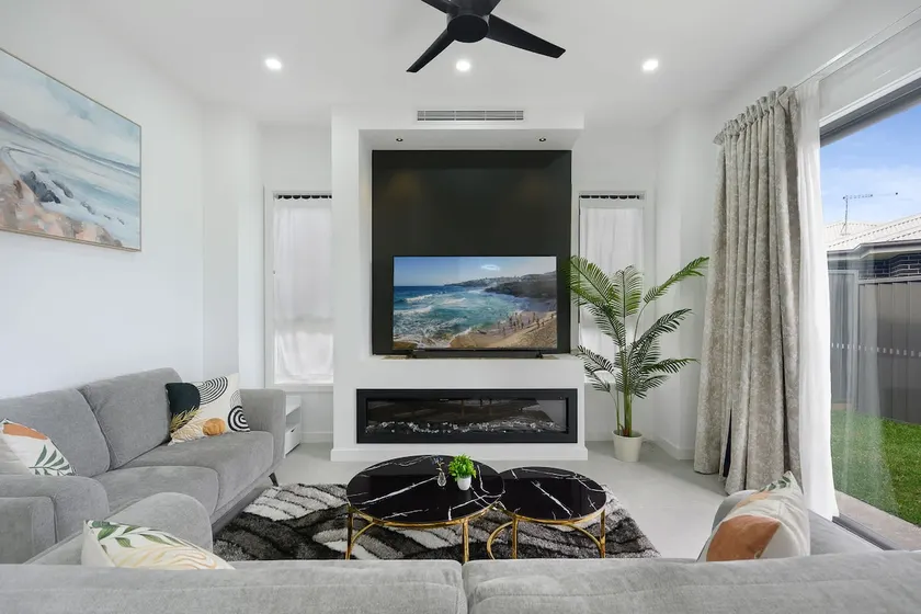 Stylish Marsden Park Stay Near Schofields & Rouse - Image 1